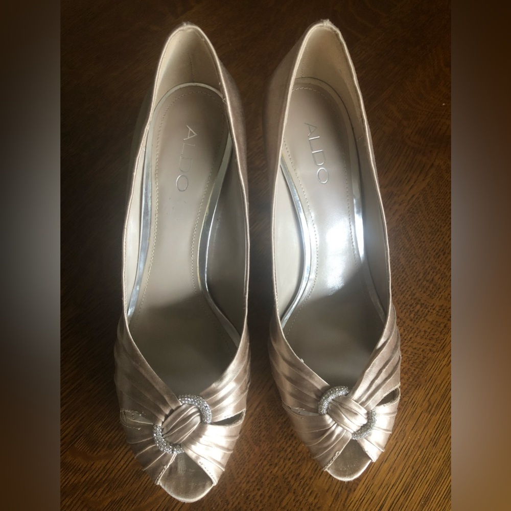 Aldo champagne bronze cream gold satin high heel stiletto wedding shoes,size 9